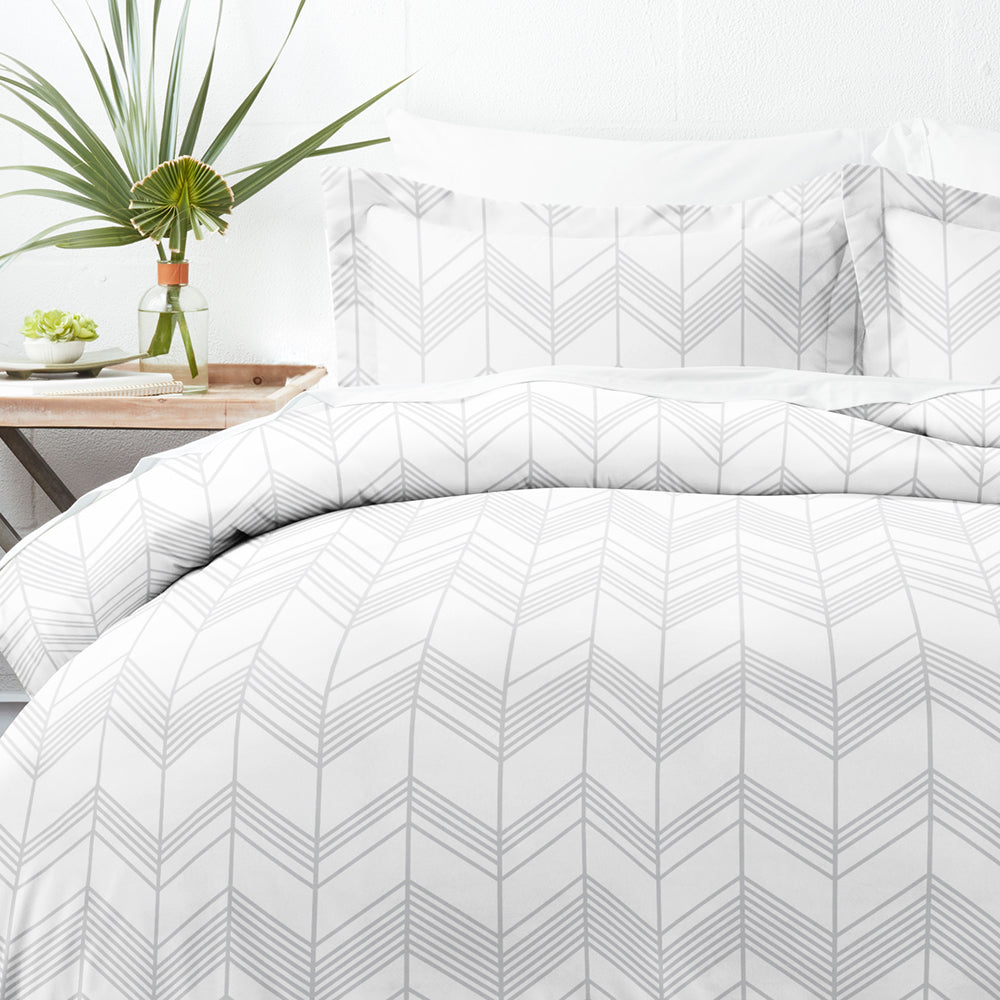 Duvet or Comforter: Which Bedding Wins the Sleep Comfort Battle?